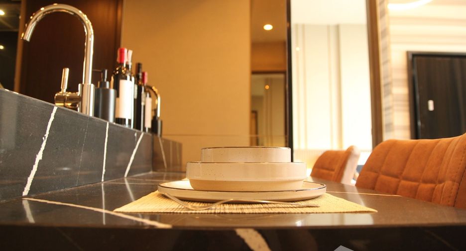 For sale 1 bed condo in Khlong Toei, Bangkok