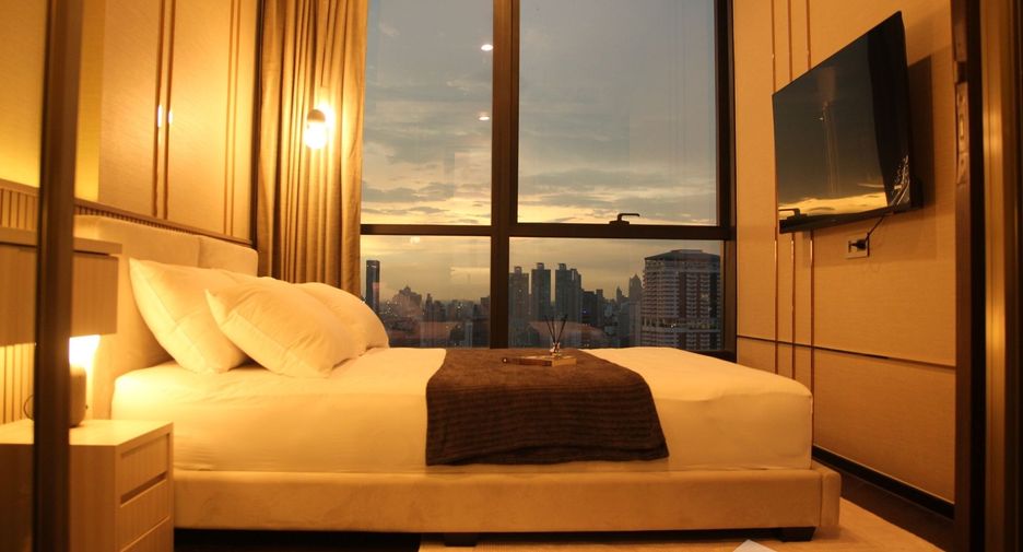 For sale 1 bed condo in Khlong Toei, Bangkok