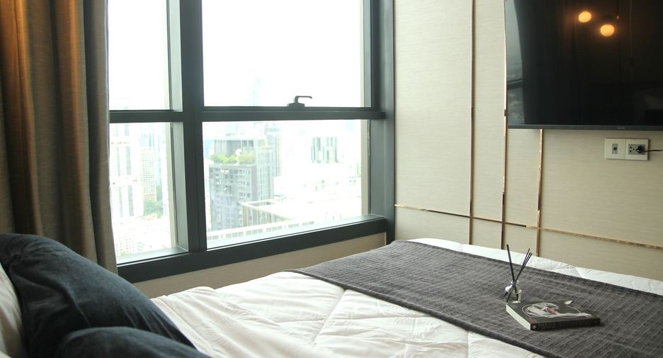 For sale 1 bed condo in Khlong Toei, Bangkok
