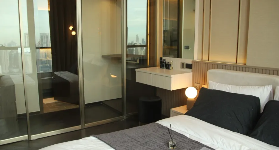 For sale 1 bed condo in Khlong Toei, Bangkok