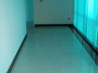 For rent 1 bed office in Huai Khwang, Bangkok