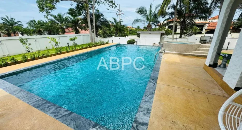 For rent and for sale 8 bedrooms house in Bang Lamung, Chonburi