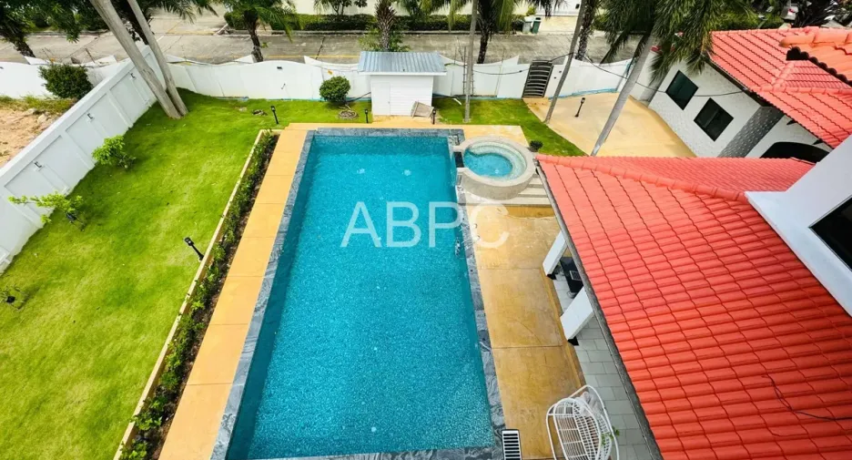 For rent and for sale 8 bedrooms house in Bang Lamung, Chonburi