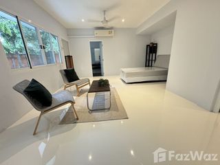 For rent 5 bed house in Huai Khwang, Bangkok