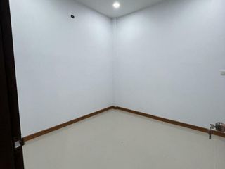 For sale 2 bed townhouse in Mueang Phitsanulok, Phitsanulok
