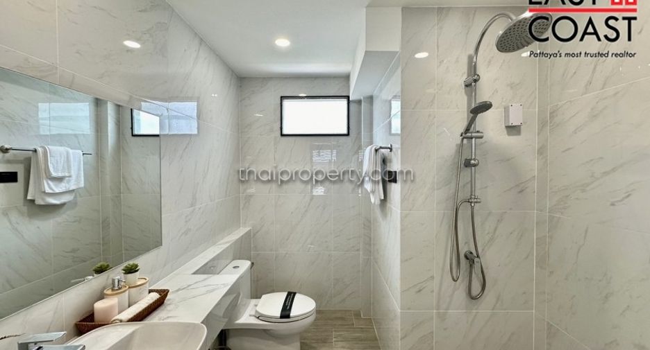 For sale 4 bedrooms house in Bang Lamung, Chonburi