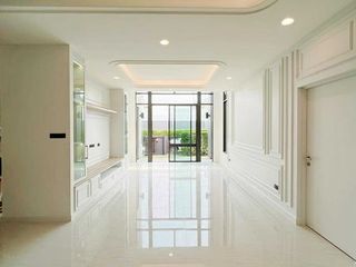 For sale 4 Beds house in Bangkok Noi, Bangkok