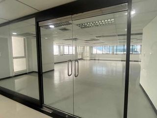 For rent and for sale 1 bed office in Phaya Thai, Bangkok