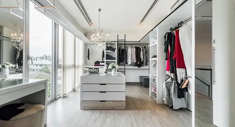 Casa en venta de 3 habitaciones en Yan Nawa, Bangkok