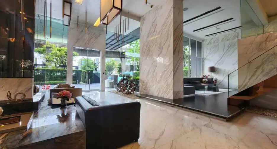 For rent 2 bedrooms condo in Khlong Toei, Bangkok