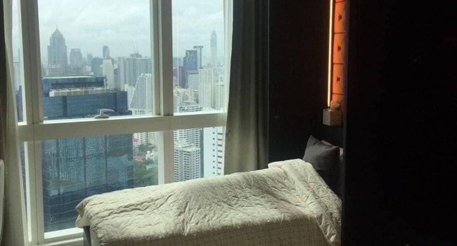 For rent 3 bedrooms condo in Khlong Toei, Bangkok