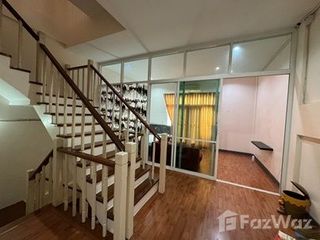 For sale 3 bed townhouse in Lat Phrao, Bangkok