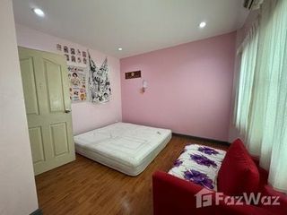 For sale 3 bed townhouse in Lat Phrao, Bangkok