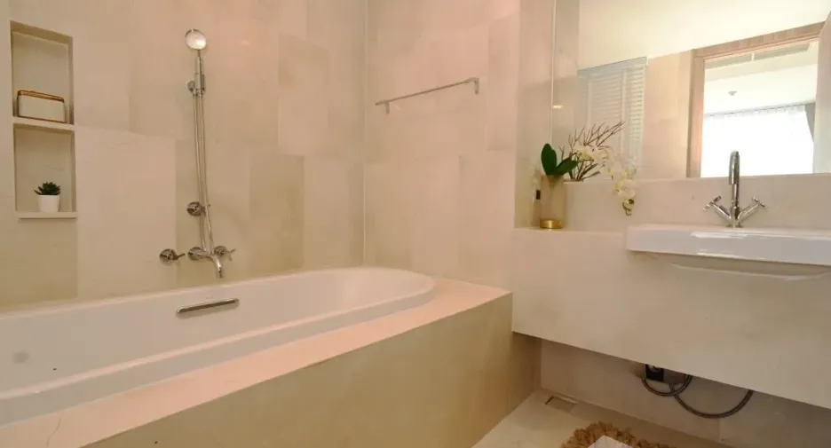 For sale 2 bed condo in Thalang, Phuket