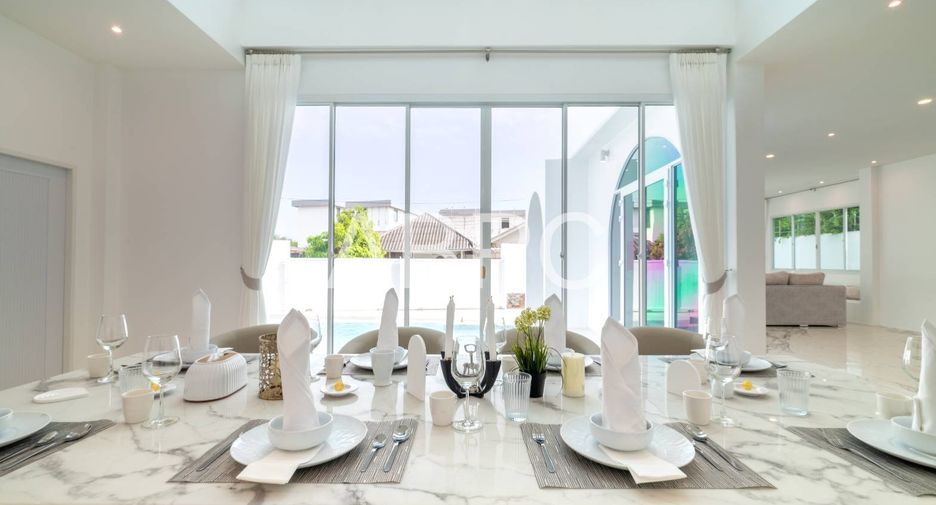 For rent and for sale 4 bedrooms house in Bang Lamung, Chonburi