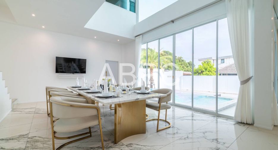 For rent and for sale 4 bedrooms house in Bang Lamung, Chonburi
