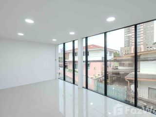 For sale 5 bed office in Bang Na, Bangkok