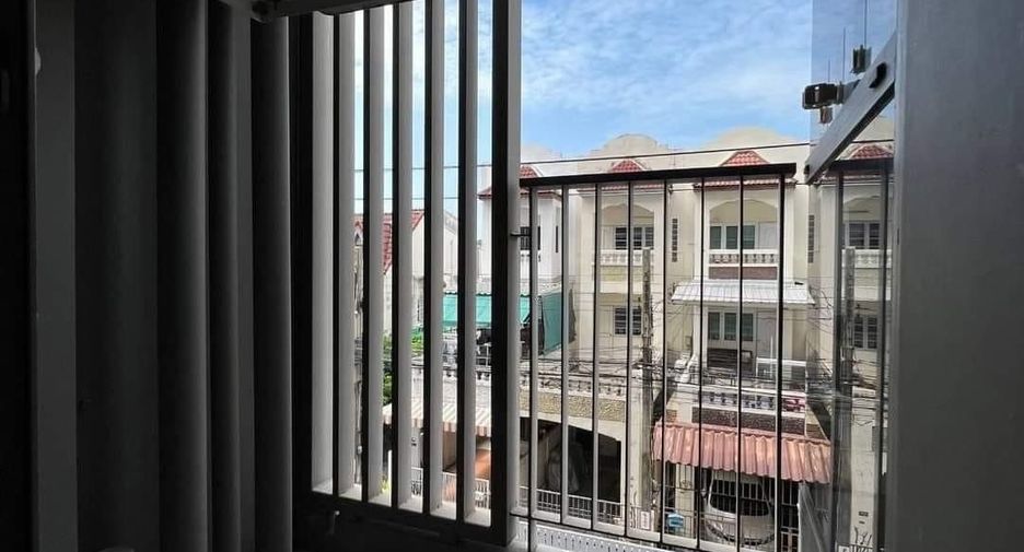 For sale 1 Beds condo in Lat Phrao, Bangkok