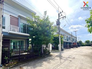 For sale 3 bed townhouse in Lam Luk Ka, Pathum Thani