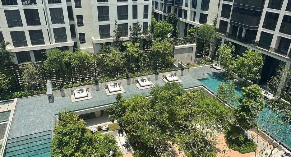 For rent 2 bed condo in Watthana, Bangkok