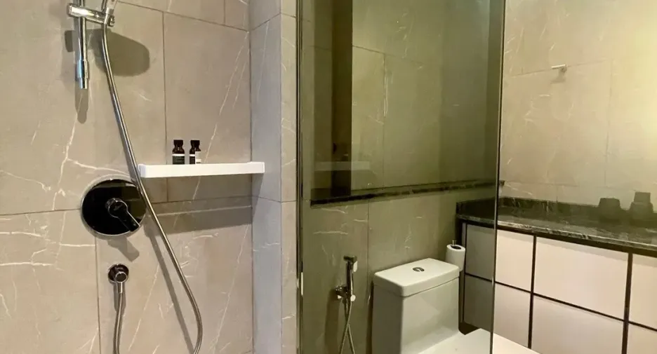 For rent 2 bed condo in Watthana, Bangkok