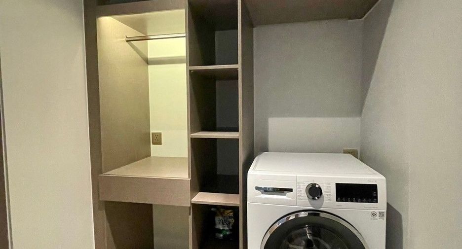 For rent 2 bed condo in Watthana, Bangkok