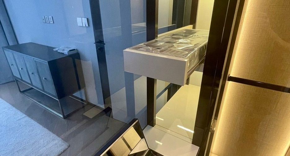 For rent 2 bed condo in Watthana, Bangkok