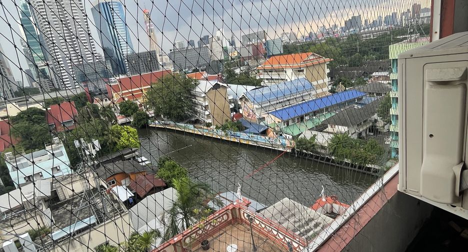 For sale スタジオ condo in Watthana, Bangkok