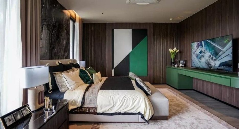 For sale 4 Beds house in Huai Khwang, Bangkok
