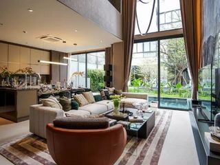 For sale 4 Beds house in Huai Khwang, Bangkok
