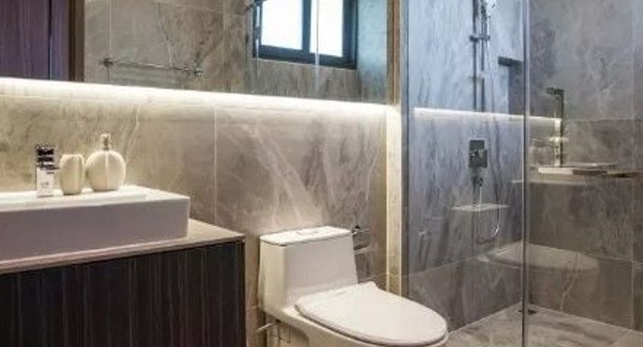 For sale 4 Beds house in Huai Khwang, Bangkok