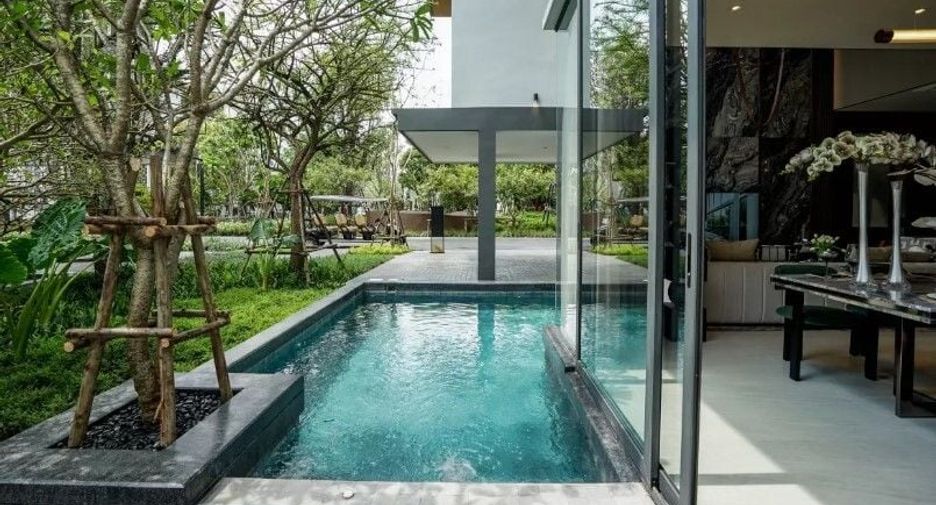 For sale 4 Beds house in Huai Khwang, Bangkok