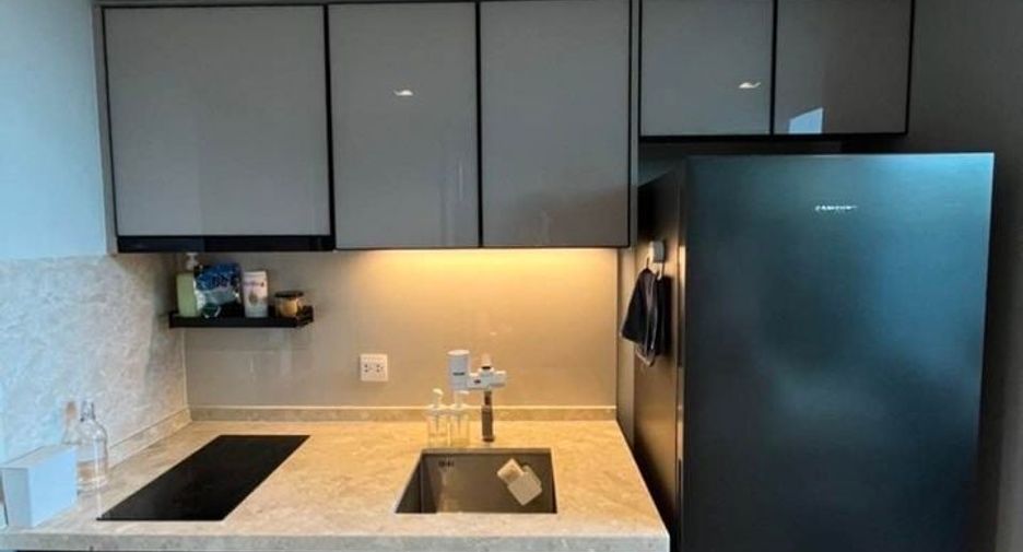 For rent 1 bed condo in Phaya Thai, Bangkok