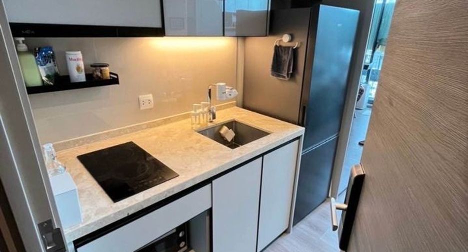 For rent 1 bed condo in Phaya Thai, Bangkok