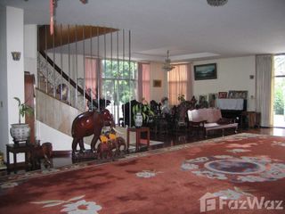 For sale 6 Beds house in Thon Buri, Bangkok
