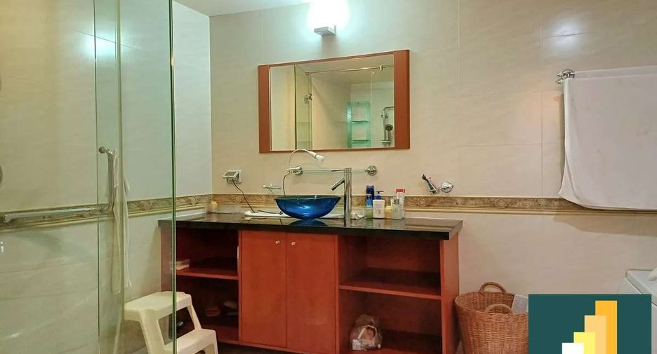 À louer et à vendre 2 chambres condo à Sattahip, Chonburi