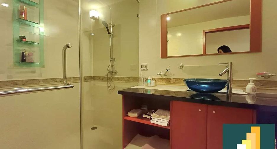 À louer et à vendre 2 chambres condo à Sattahip, Chonburi