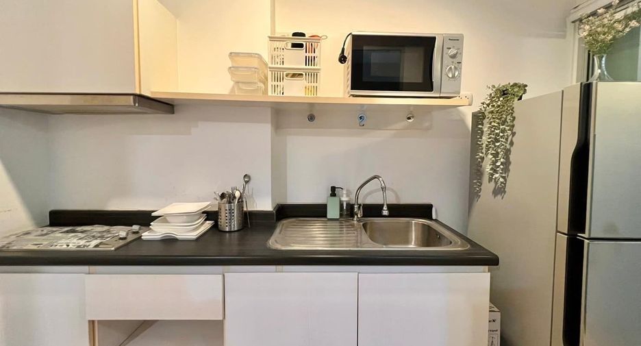 For sale 1 bed condo in Khlong Toei, Bangkok