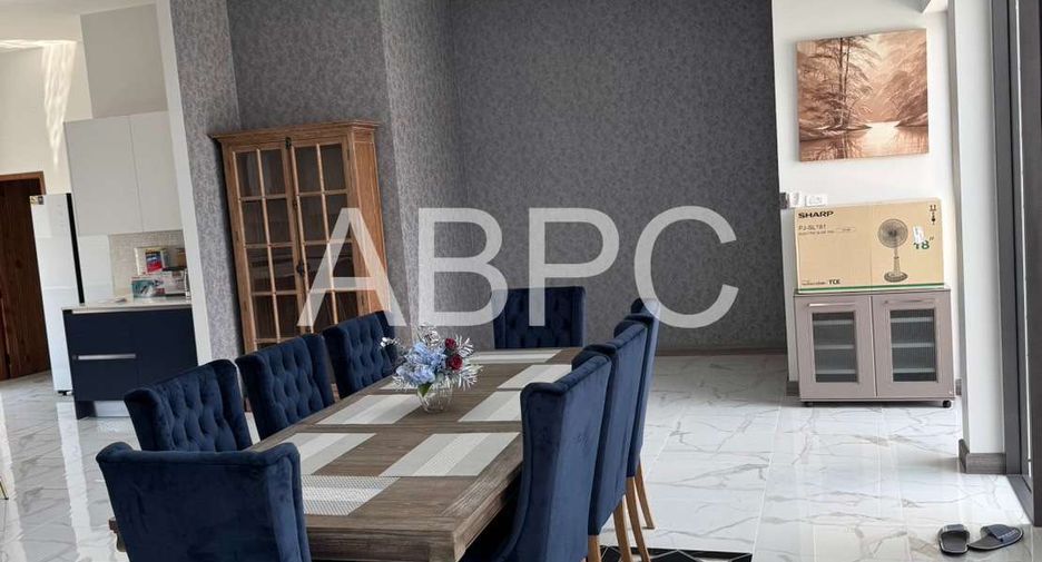 For rent and for sale 4 bedrooms house in Bang Lamung, Chonburi