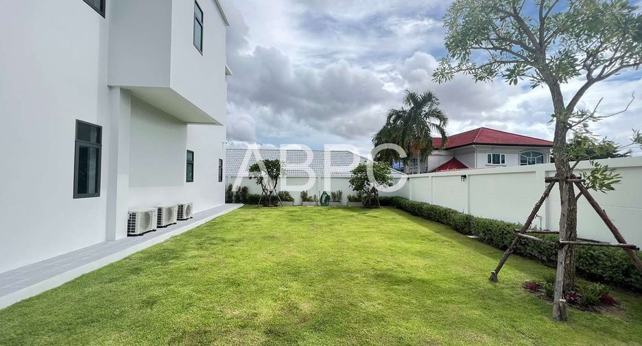 For rent and for sale 4 bedrooms house in Bang Lamung, Chonburi