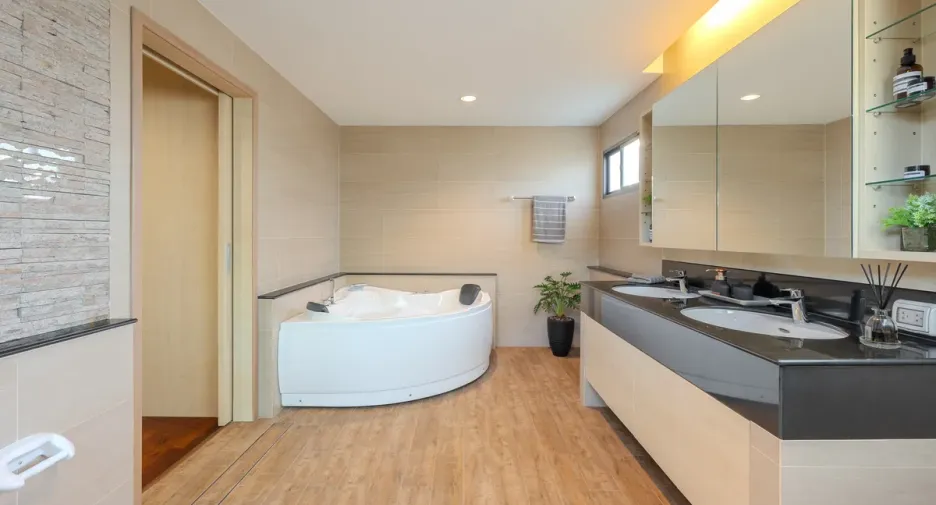 For rent 3 bedrooms house in Huay Yai, Pattaya