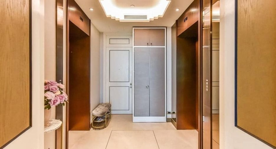 For rent 2 bed condo in Khlong San, Bangkok