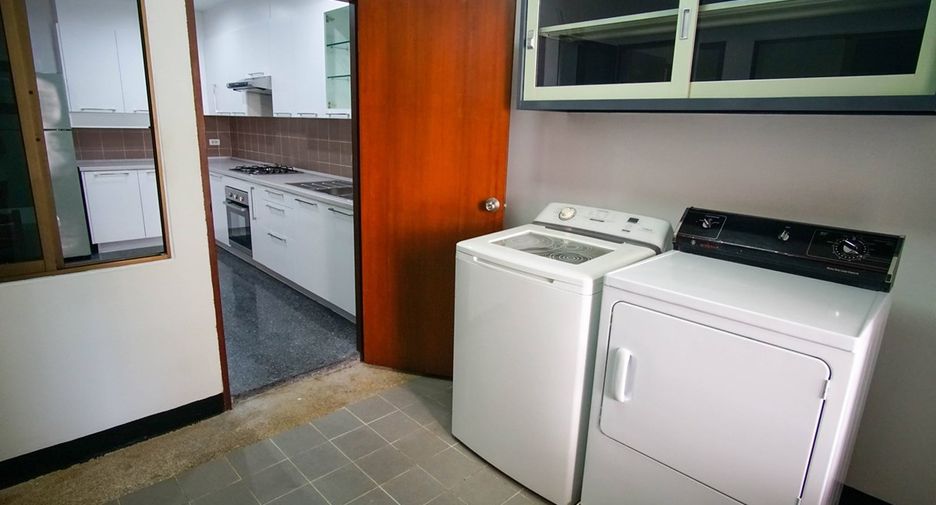 For rent 3 bedrooms condo in Watthana, Bangkok