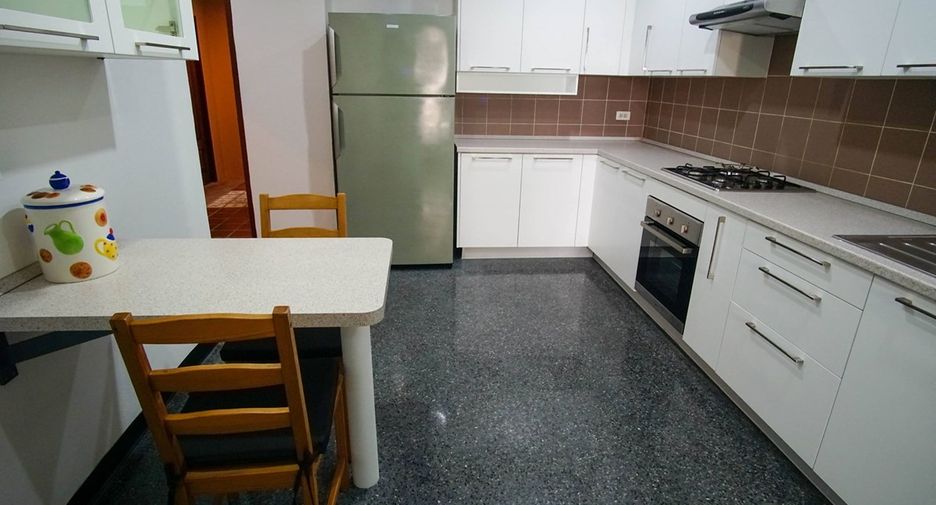 For rent 3 bedrooms condo in Watthana, Bangkok