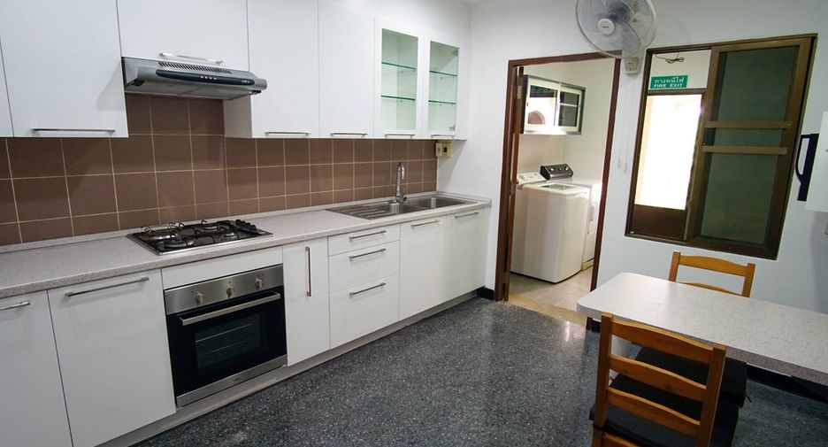 For rent 3 bedrooms condo in Watthana, Bangkok