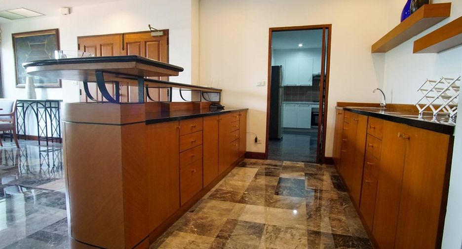 For rent 3 bedrooms condo in Watthana, Bangkok