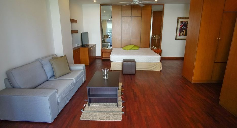 For rent 3 bedrooms condo in Watthana, Bangkok