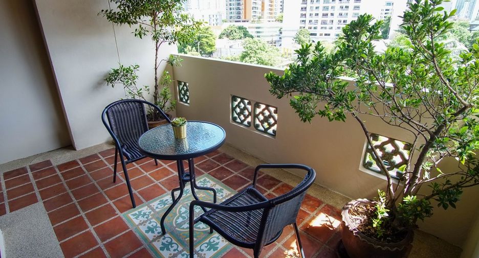 For rent 3 bedrooms condo in Watthana, Bangkok