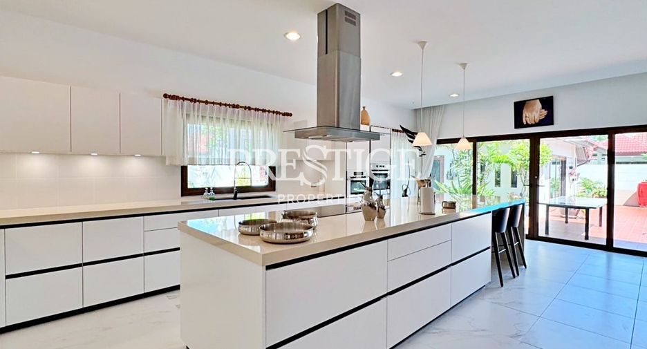 For sale 3 bedrooms house in Huay Yai, Pattaya