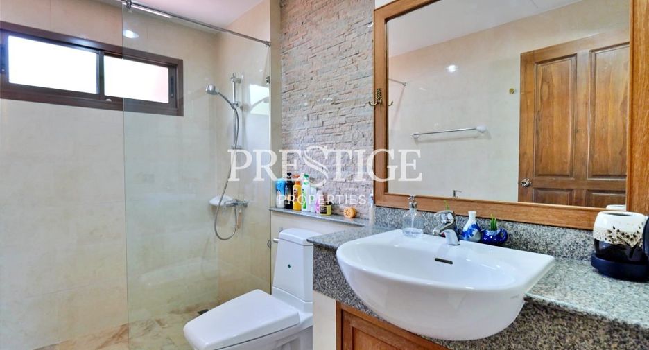 For sale 3 bedrooms house in Huay Yai, Pattaya